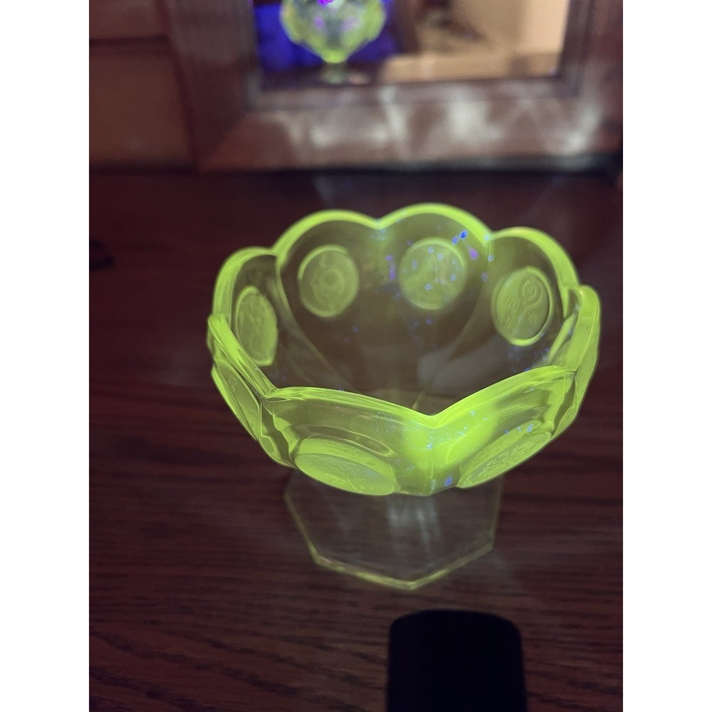 Fostoria Uranium 1977 Vintage Coin Footed Bowl Compote Candy Dish Clear Glass - Picture 7 of 7